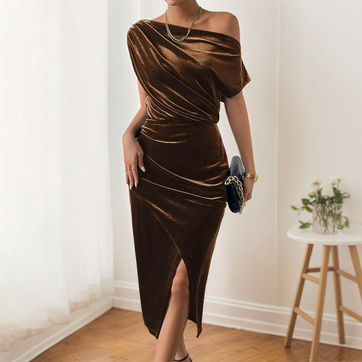 Kvinder Elegant Maxi Kjole med Off-the-Shoulder Design og Luksuriøs Velour Stilla