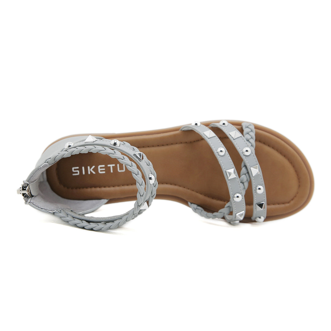 Dame sandaler med flettede remme og moderne nitter Stilla