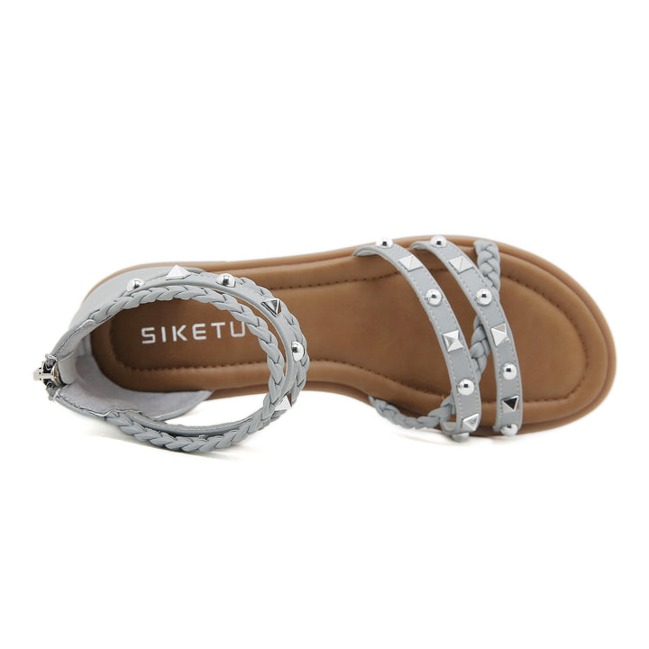 Dame sandaler med flettede remme og moderne nitter Stilla