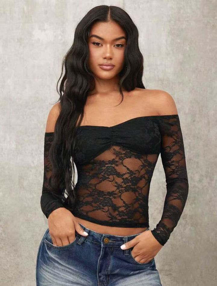 Dame Off-Shoulder Spids Top med lange ærmer og romantiske detaljer Skovae