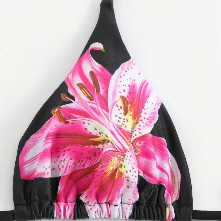 Dame bikini-sæt med elegant omslagskørt og blomstret design Stilla