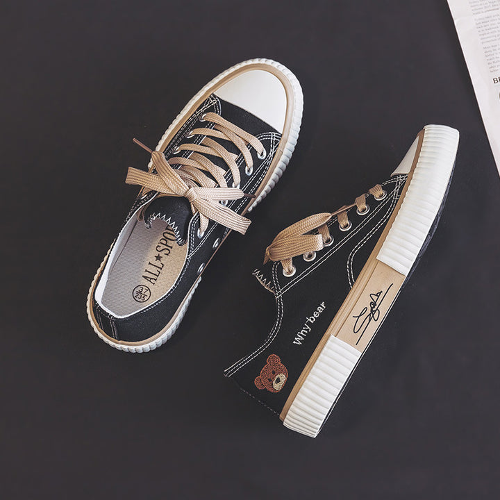 Dame Casual Sneakers med unikt bjørn-detail og robust såleprofil Stilla