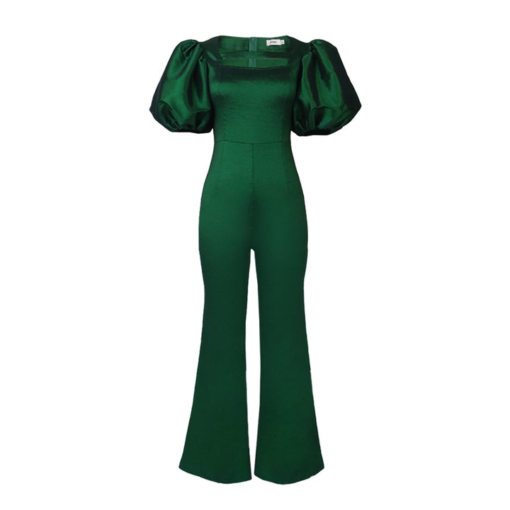 Dame jumpsuit med voluminøse pufærmer og figursyet design Skovae