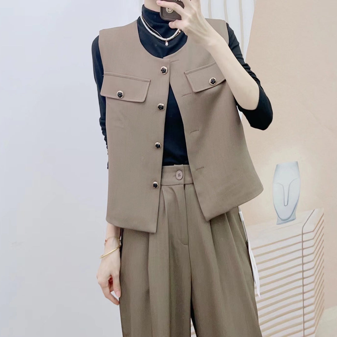 Damer Elegant Blazer-Bukser-Sæt med fint stof og fashionable knapdetaljer Stilla