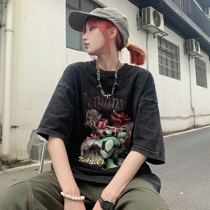 Dame T-shirt med eksklusivt rosenmotiv og afslappet oversized snit Stilla