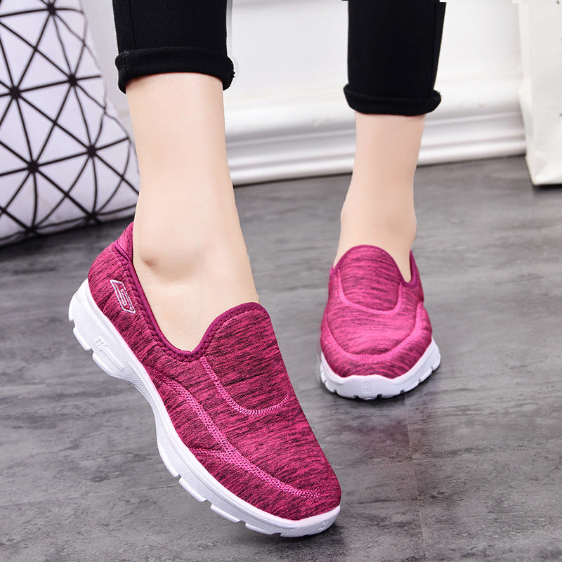 Dame Bekvemme Slip-On Sneakers med åndbart strikoverflade og fleksibel sål Stilla