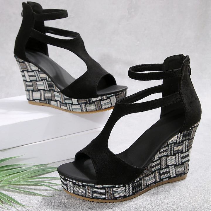 Dame Wedge-sandaler med kunstnerisk remdesign og dekoreret sål Stilla