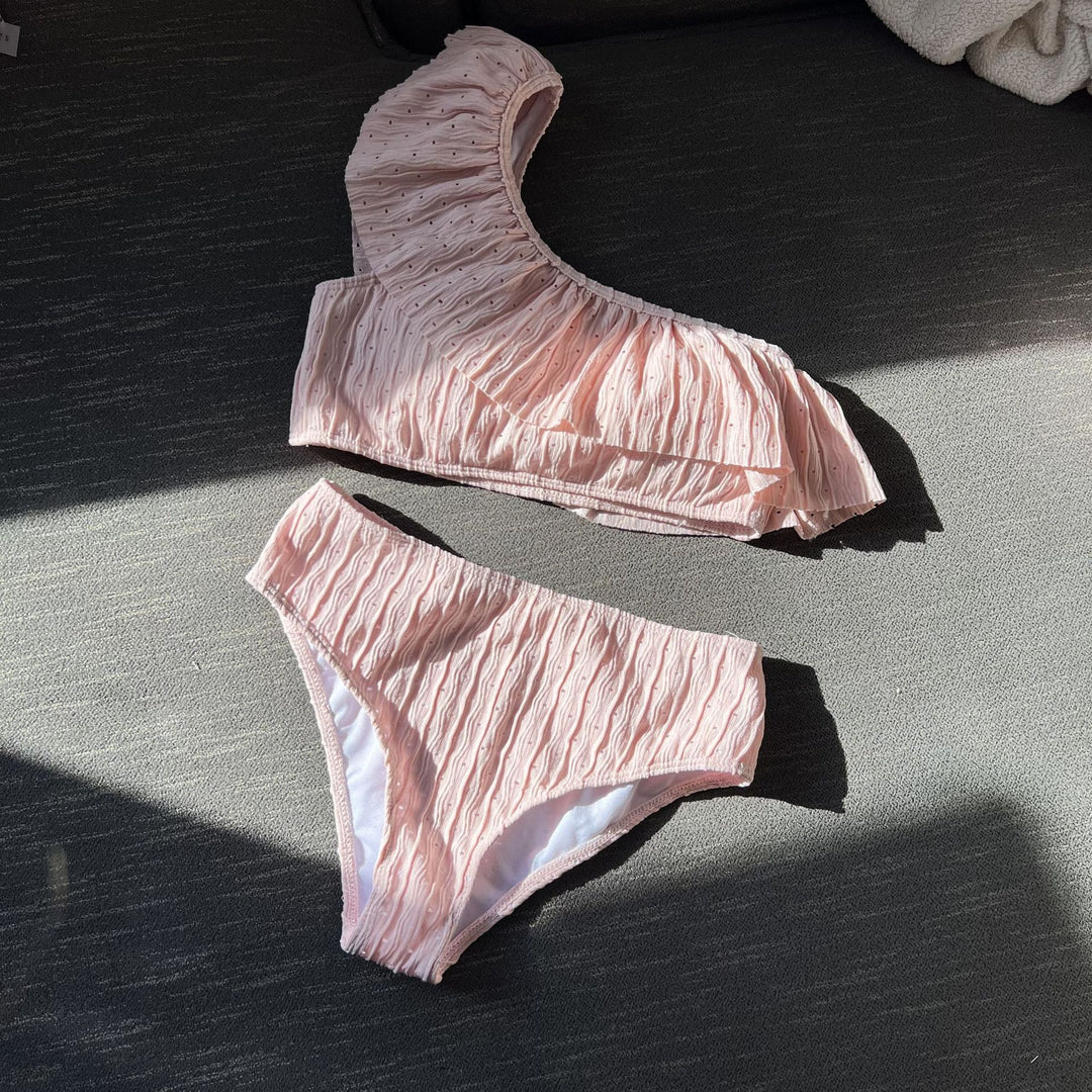 Dame bikini-top med strukturerede flæsedetaljer og høj bærekomfort Stilla