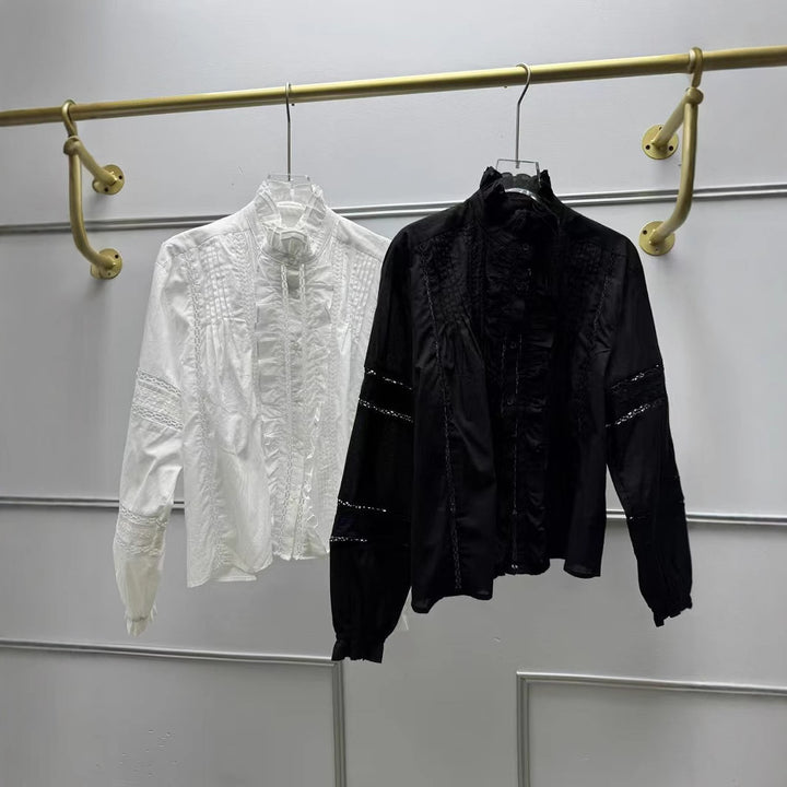 Damebluse med fine flæser og elegante broderidetaljer Stilla