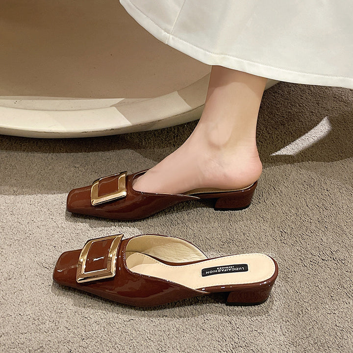 Dame elegant slip-on mule med kvadratisk tåparti og stilfuldt spænde-detail Stilla