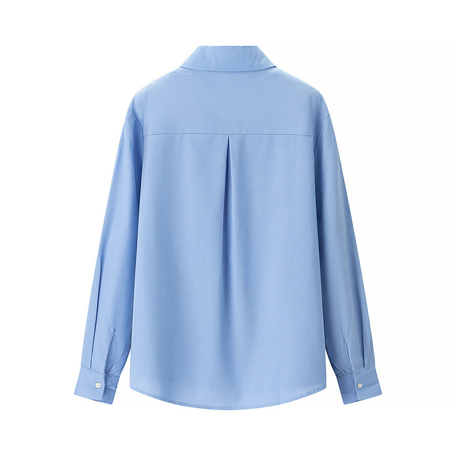 Dame langærmet bluse med elegant krave og smagfulde knapdetaljer Stilla