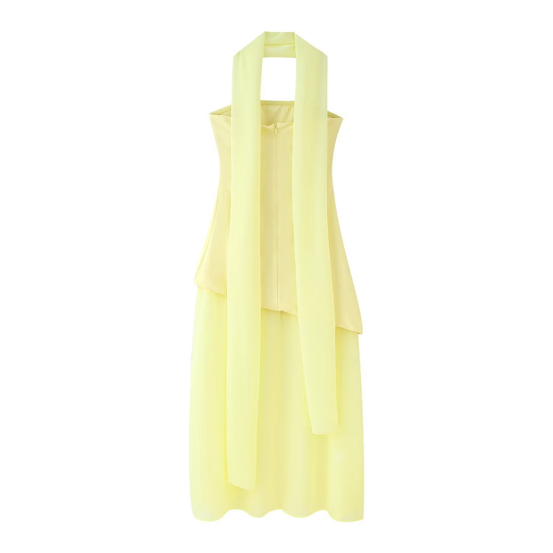 Femme Elegantes Halterneck Maxi Kjole med Draperet Asymmetrisk Kant Stilla