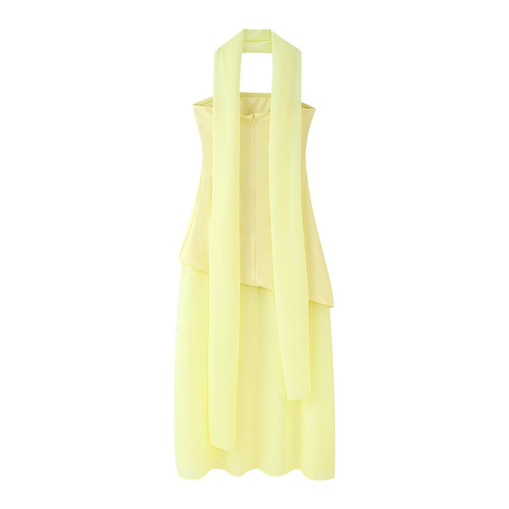 Femme Elegantes Halterneck Maxi Kjole med Draperet Asymmetrisk Kant Stilla