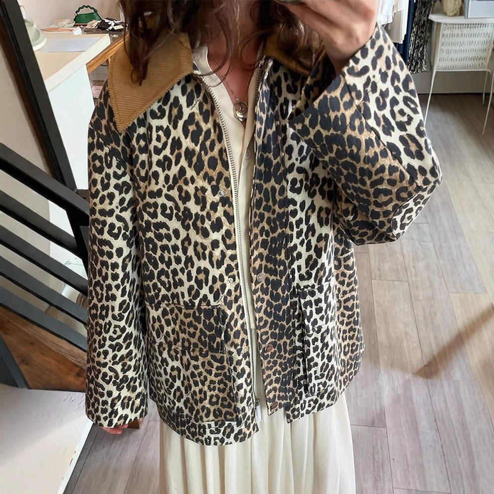Dame mode leopardjakke med funktionelle lommer og ombukkelig krave Stilla