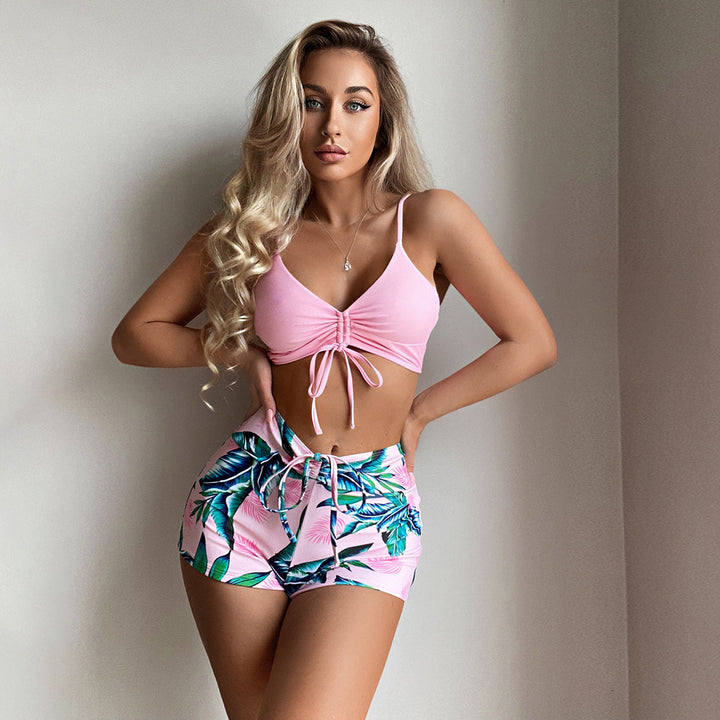 Dame overdel med justerbart snit og florale shorts Stilla