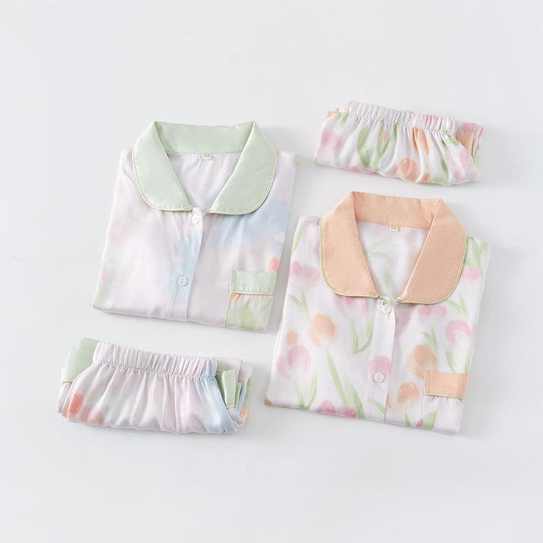 Dame pyjamasæt i luftig, åndbart materiale med blomstermønster og elegant snit Stilla