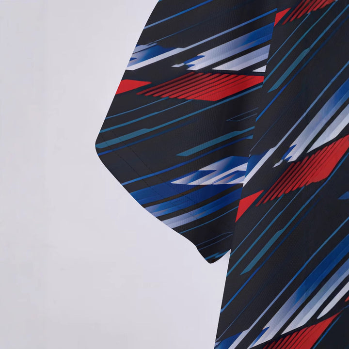 Herren kortærmet poloshirt med dynamisk grafikdesign og stilfulde kontraster Stilla