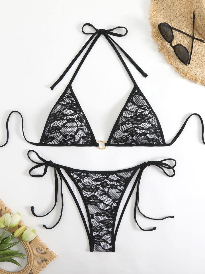 Dame Triangel-Bikini med elegant blondermønster og guldaccent Stilla