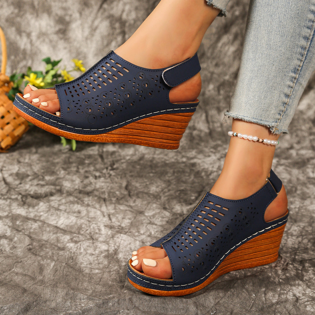 Dame Wedge-sandaler med elegant perforeringsdesign og skridsikker sål Stilla