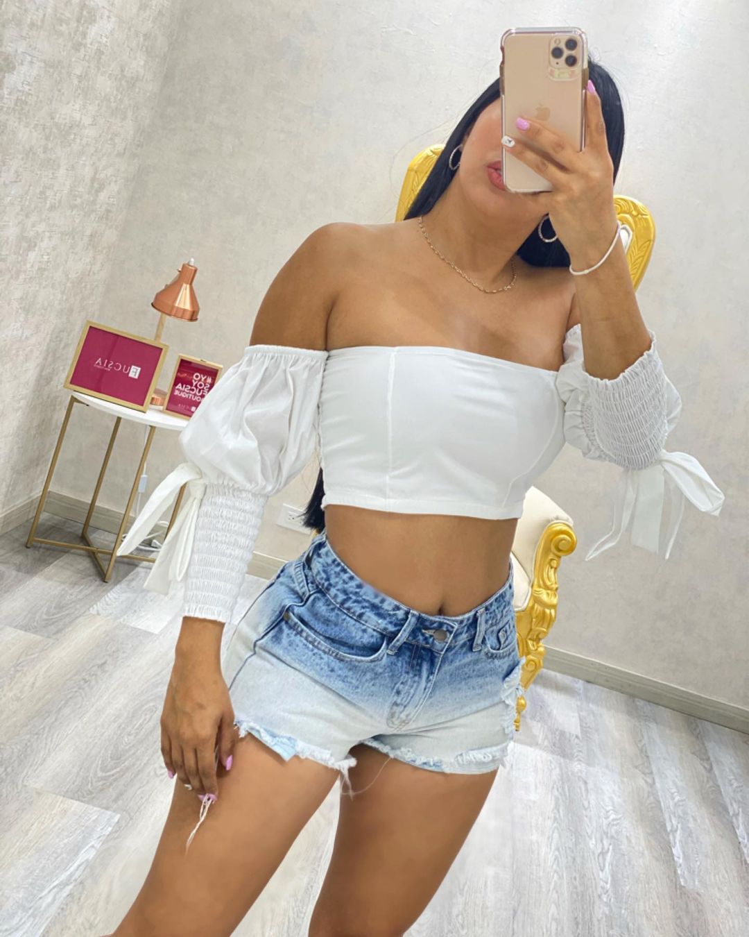 Dame Crop Top med puffærmer og smal pasform Stilla