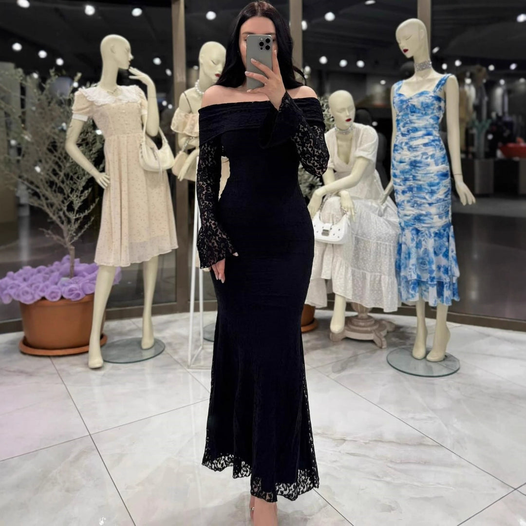 Damer Elegant Blondekjole med Off-Shoulder Design og Skøder Skovae