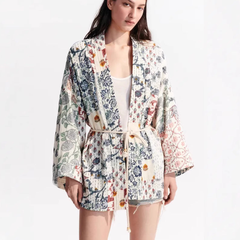 Dame Kimono-jakke med blomstermønster og taljekordel Stilla