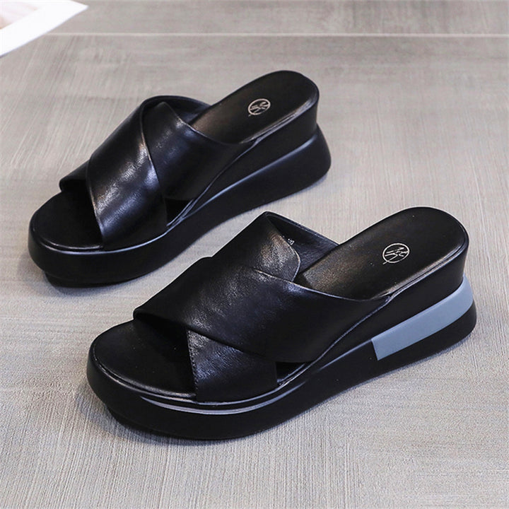 Dame platform sandal med moderigtigt krydsbånd Stilla
