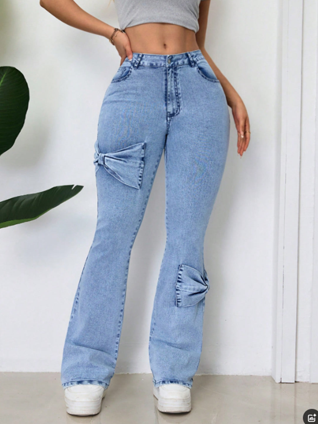 Kvindernes flagrende jeans med dekorerende sløjfer Stilla