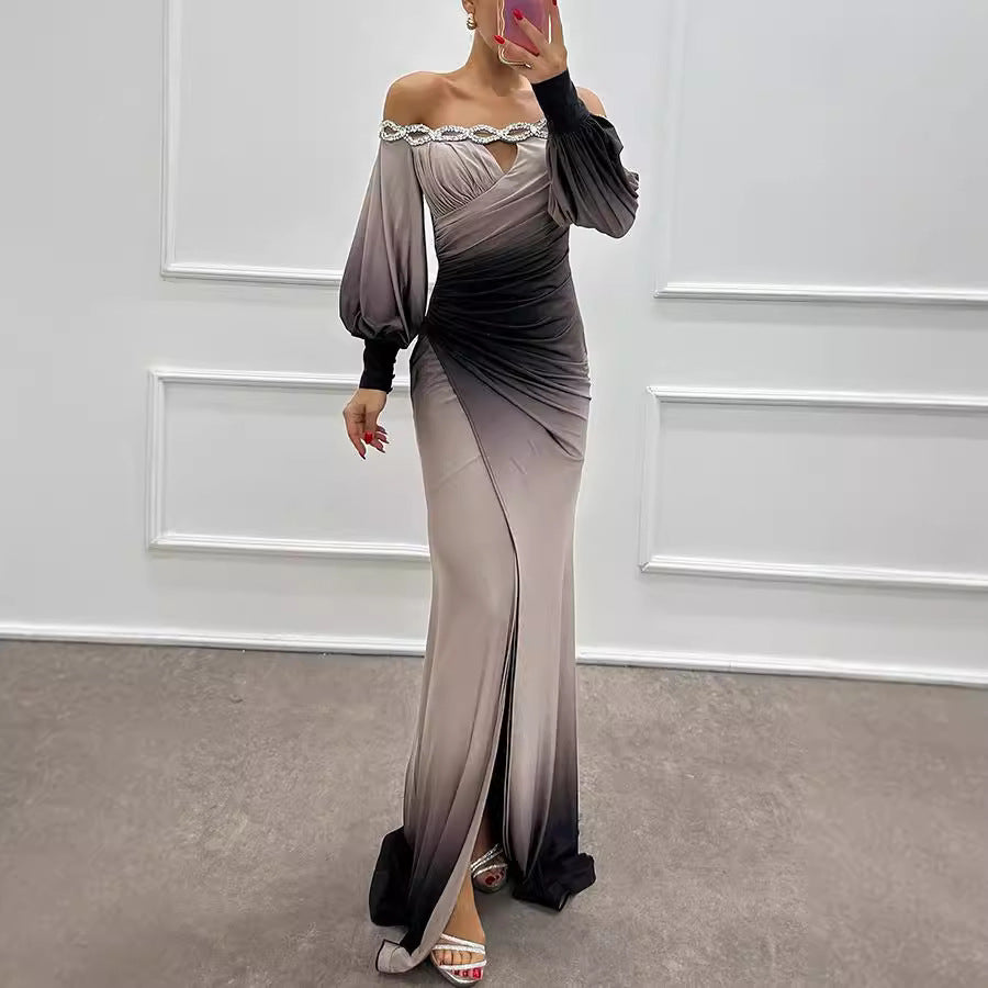 Dame Off-Shoulder Aftenkjole med draperet talje og glitrende applikationer Stiila