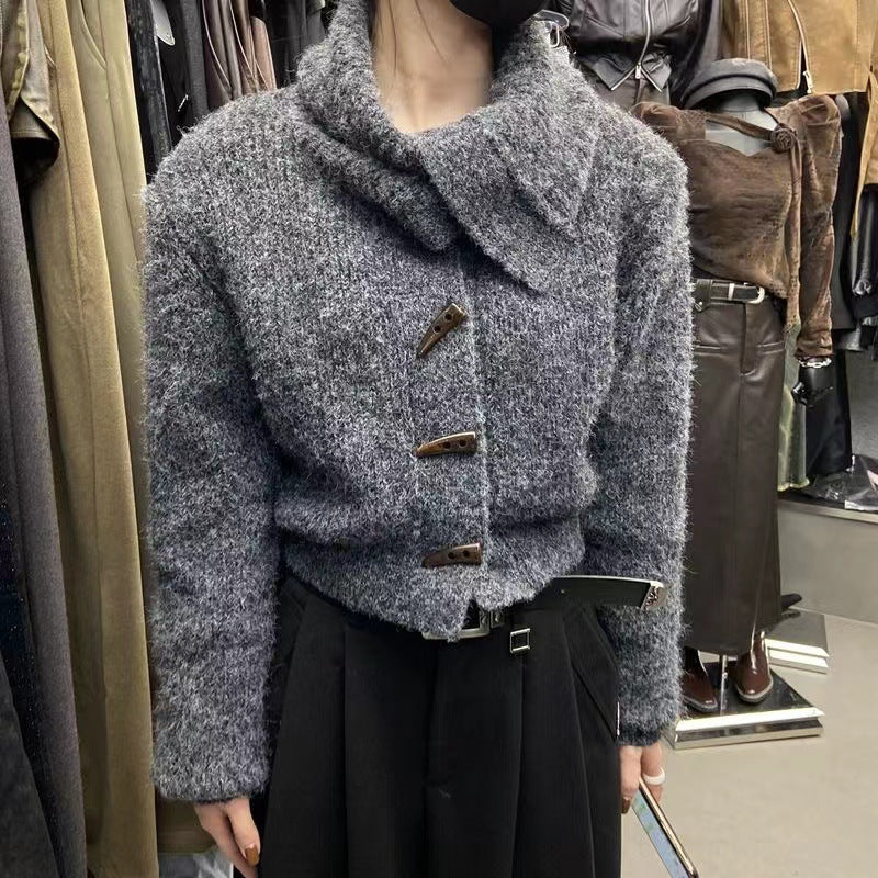 Kvinders cardigan med moderigtig krave og twist-lukning Stilla