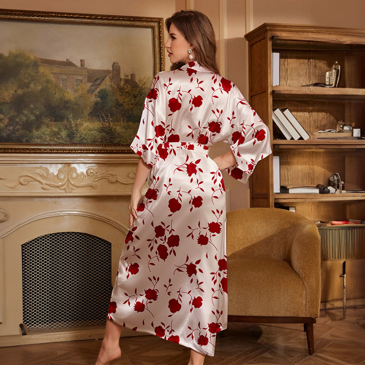 Dame Kimono-frakke i luksuriøs satin med blomstermønster Stilla