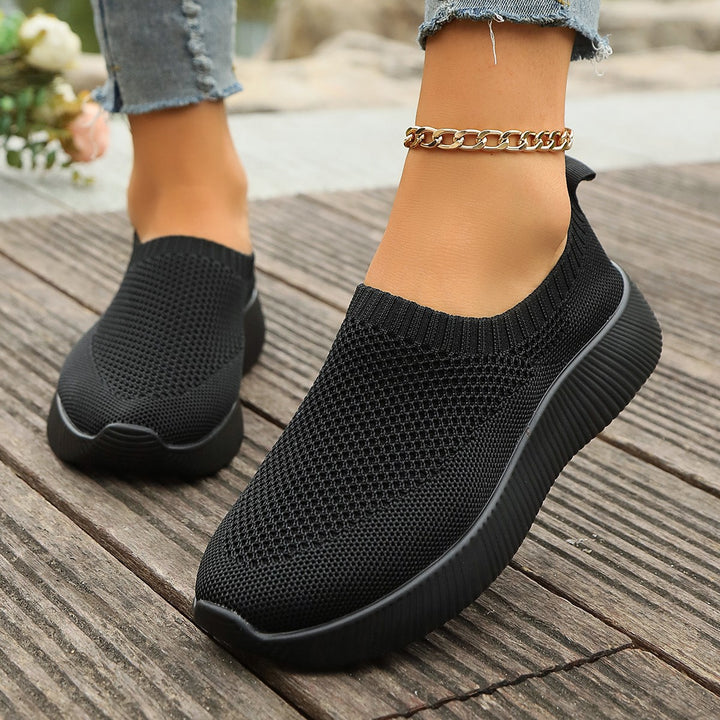 Dame Sneakers i åndbart strikdesign Stilla