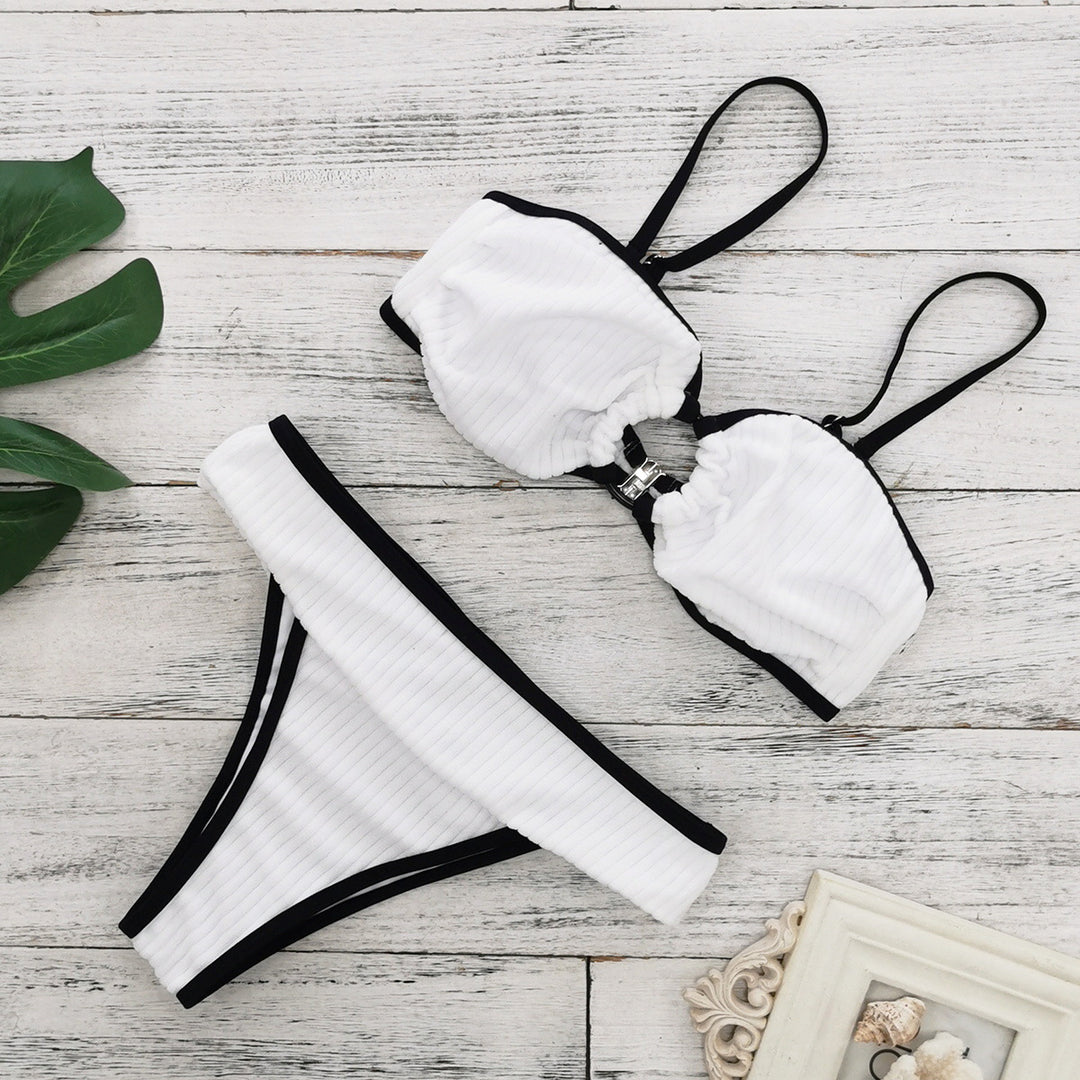 Dame bikini-sæt med elastisk rynkning og dekorative stropper Stilla