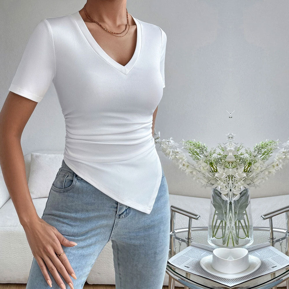 Damebody med elegant V-hals og samling Stilla