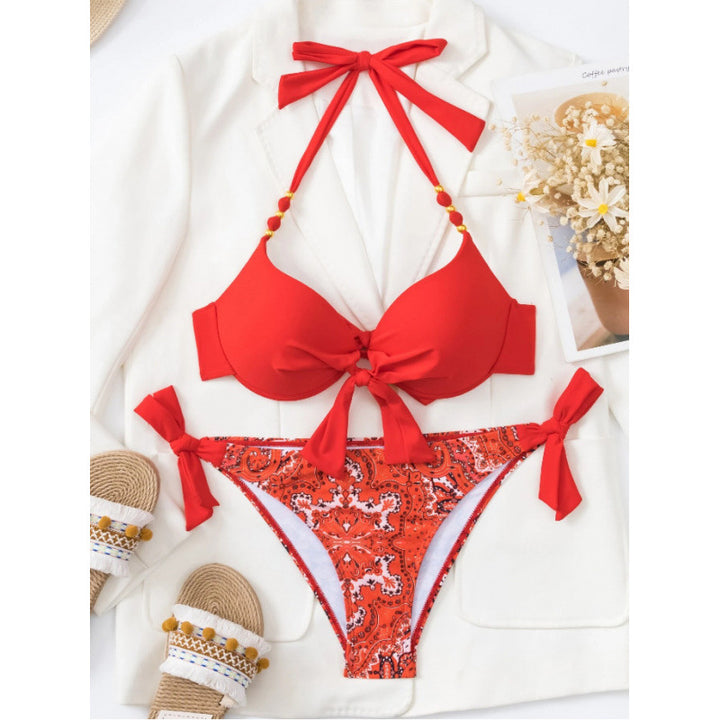 Dame Bikini-sæt med fashionable bindebånd og udarbejdet mønster Skovae
