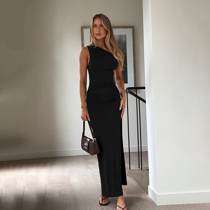 Dame Maxikjole med elegant slids og figursydende design Stilla
