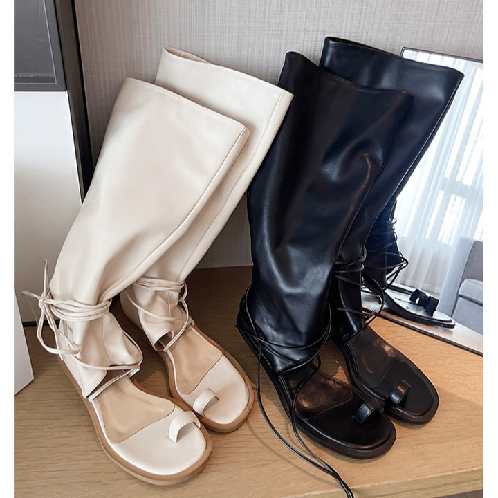 Femme lårhøje flip-flop sandaler med snørredetaljer Stilla