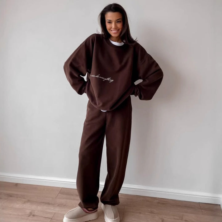 Kvinders behagelige fritids-sweatsuit med elastisk talje og oversized snit Skovae