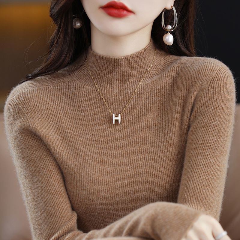 Dame elegant turtleneck sweater lavet af fin strik Stilla