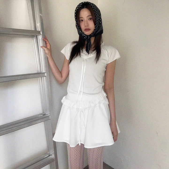 Dame Elegant ruffle top med feminin snøring og fine spids accentuerer Skovae