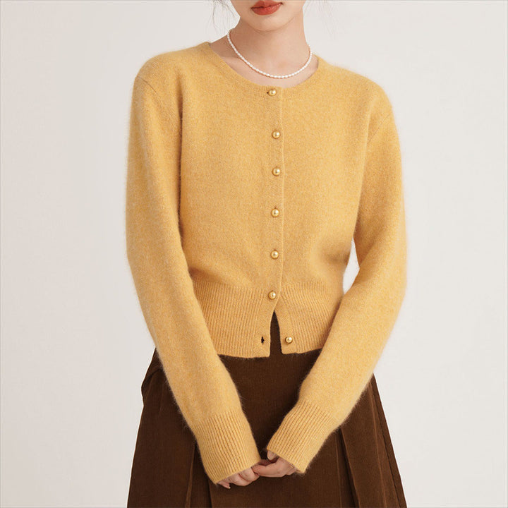 Dames stribet cardigan lavet af fint materiale med guldknapper Stilla