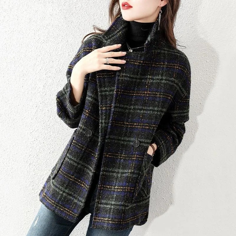 Kvinders klassiske ternede jakke i moderne oversized stil Skovae