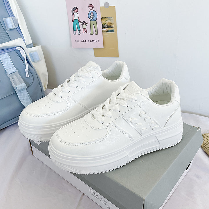 Dame platform sneakers i elegant design med forstærket sålprofil og åndbar overfladestruktur Stilla