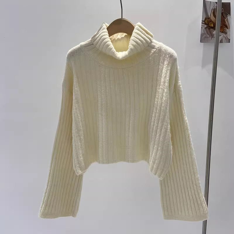 Femme Korte Ribstrikket Rullekrave Sweater Stilla