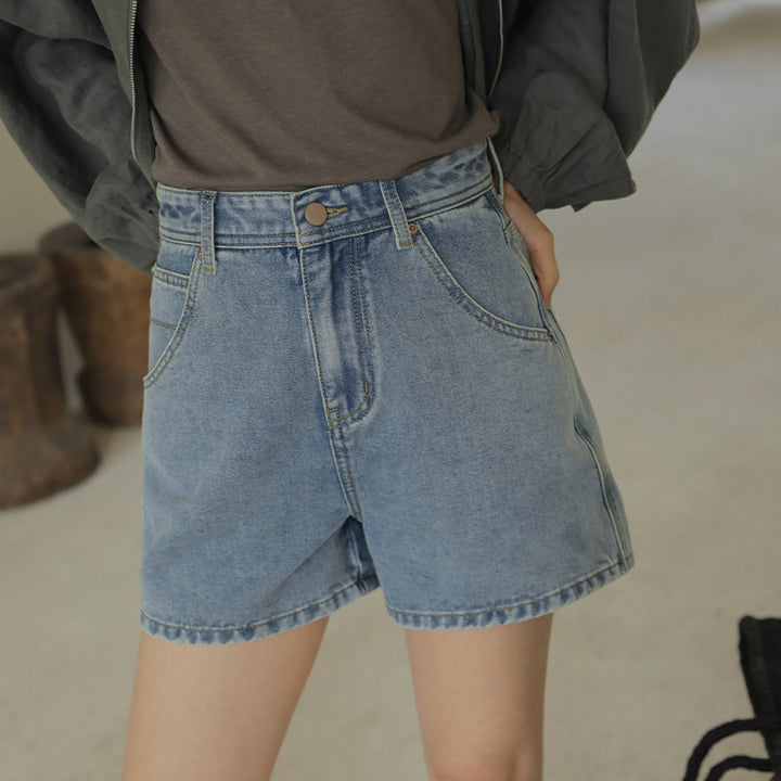 Dame afslappede denim-shorts med elegant bindebælte og komfortabel pasform Stilla