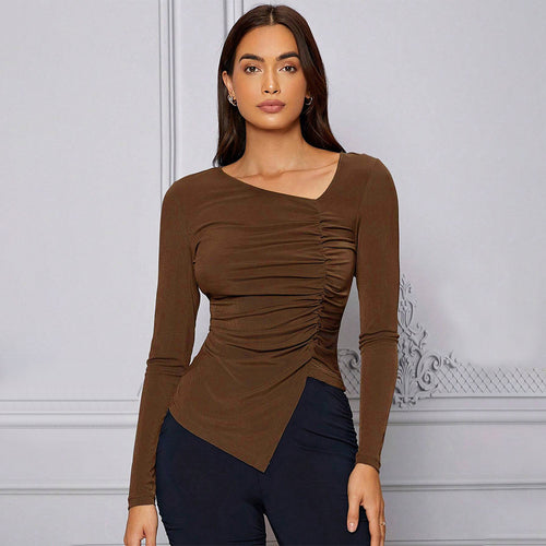 Kvindernes tætsiddende langærmede top med asymmetrisk drapering design Stilla