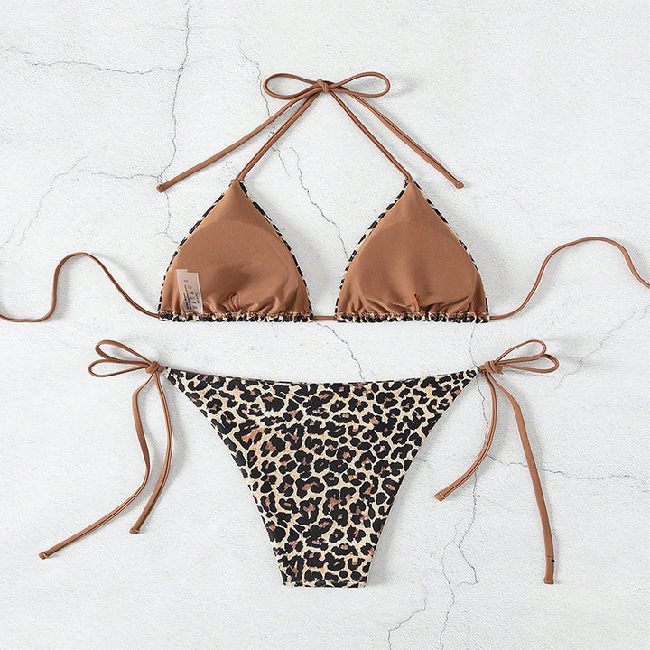 Damer triangle-bikini med legesygt leopardmønster og raffinerede bindebånd Skovae