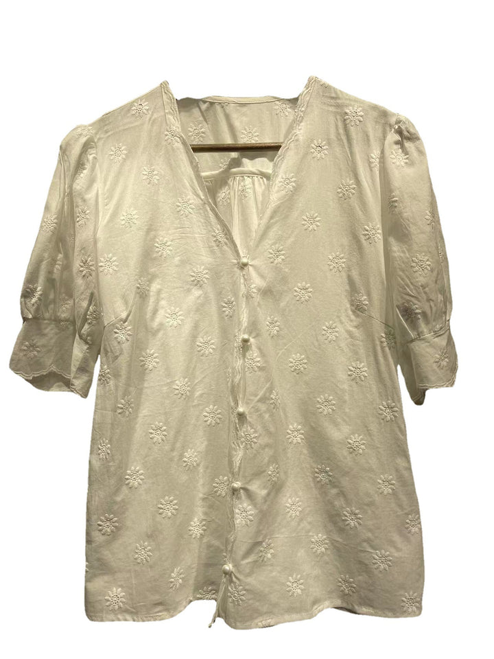 Damebluse med kunstnerisk blomsterbroderi og elegante pufærmer Stilla