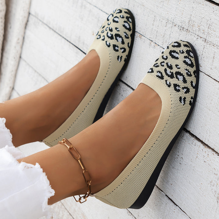 Dame ballerinas med fleksibelt strikkemateriale og moderne leopardmønster Stilla