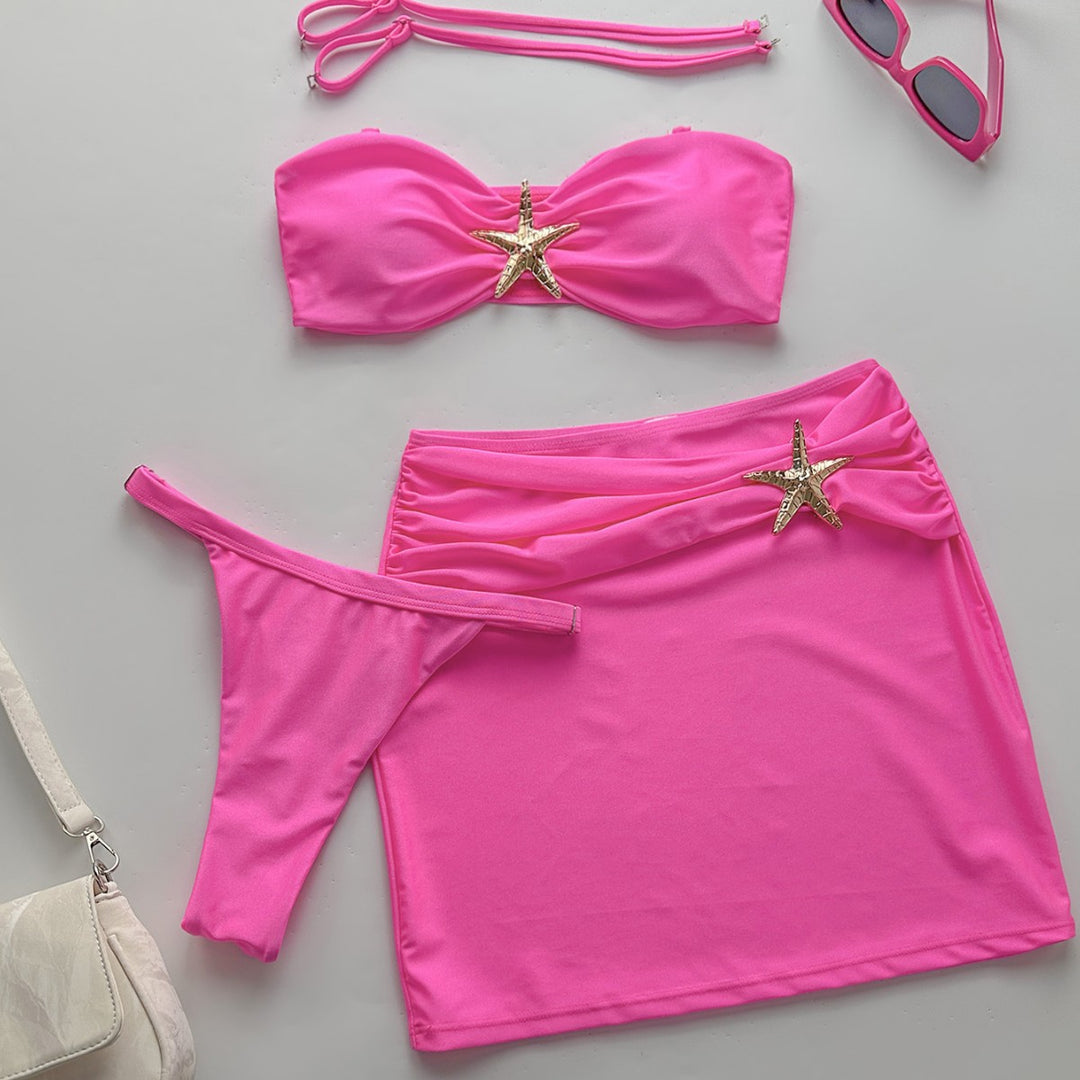 Dame bikini-sæt med glitrende detaljer og elegant nederdel Stilla